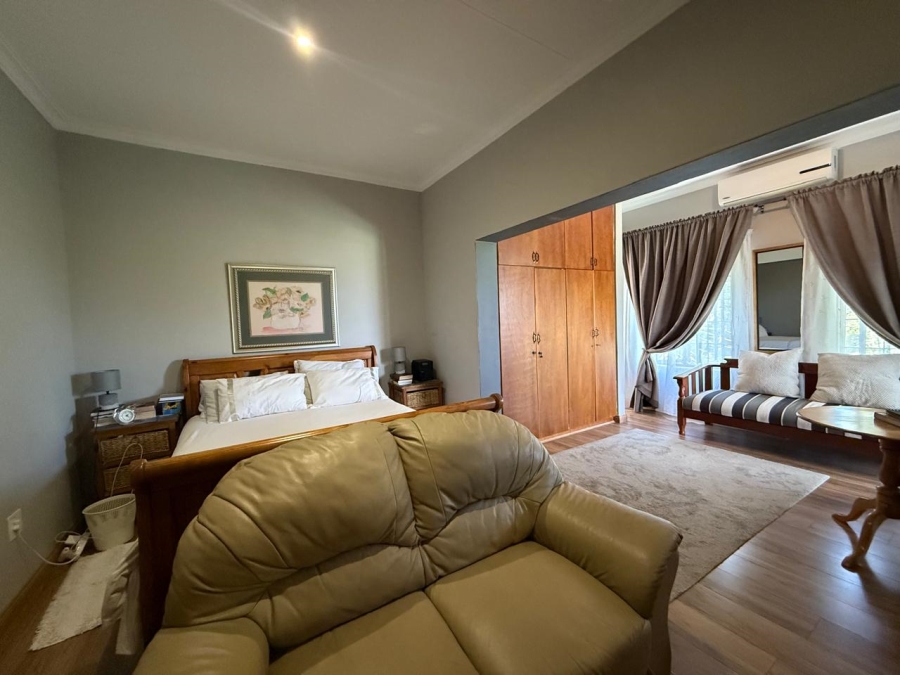 6 Bedroom Property for Sale in Safari Gardens North West